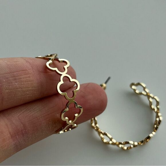 Hollow Out Small Flower Simple Earring Set, Festival earrings - Picture 10 of 13